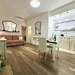 Melli's R-home Apartment *