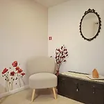 Melli's R-home Apartment *