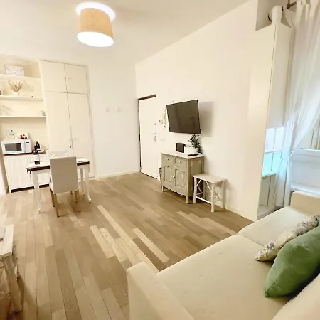 Apartment Melli's R-home Rom